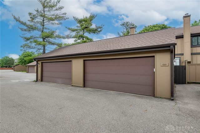 1321 Keystover Trail, Dayton, OH 45459