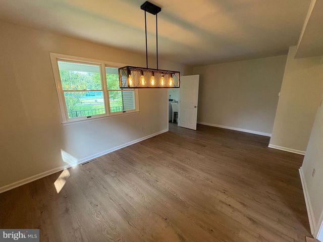 30 VALLEY DR, Telford, PA 18969