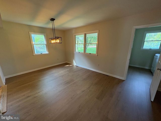 30 VALLEY DR, Telford, PA 18969