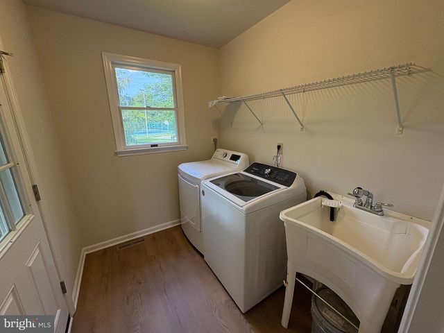 30 VALLEY DR, Telford, PA 18969