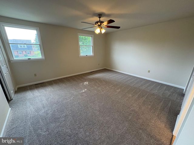 30 VALLEY DR, Telford, PA 18969