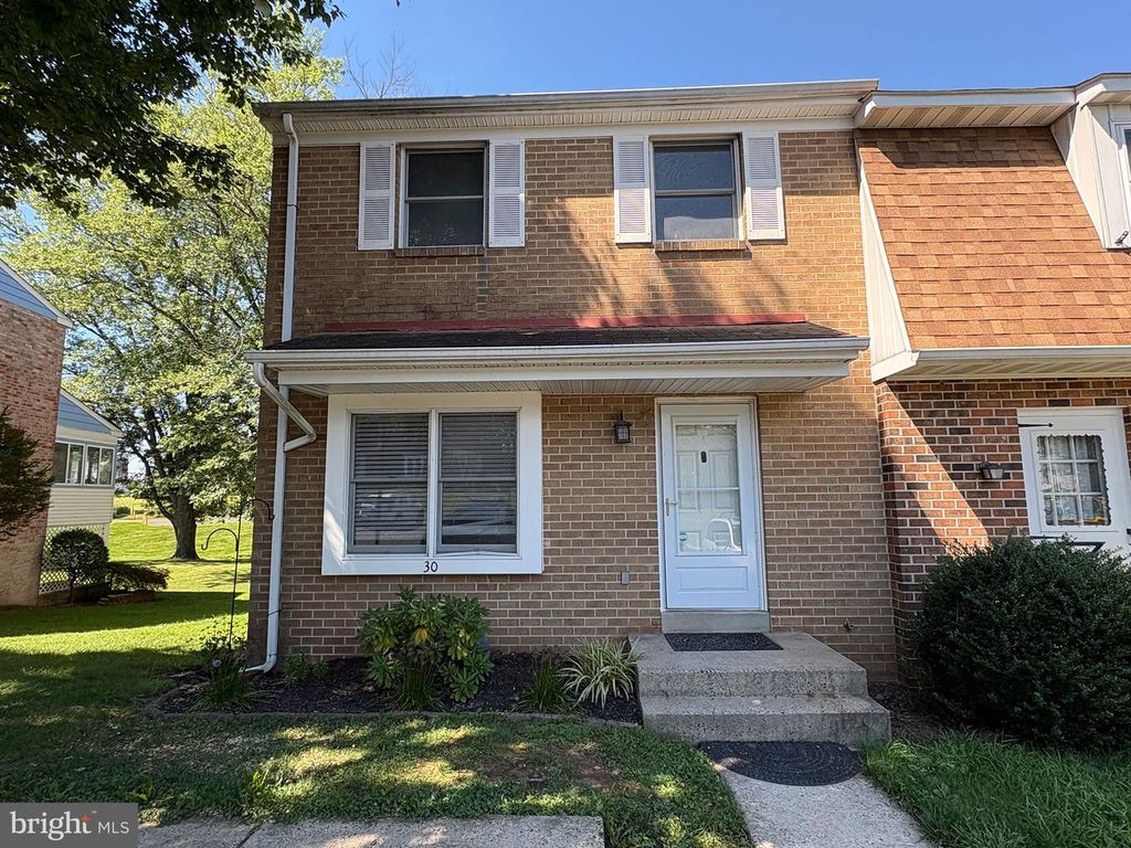 30 VALLEY DR, Telford, PA 18969