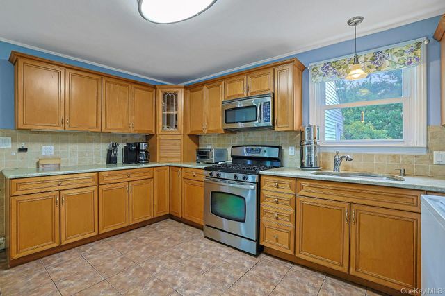 157 Whitman Road, Yonkers, NY 10710