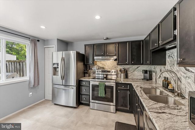 8794 NEWINGTON COMMONS RD, Lorton, VA 22079
