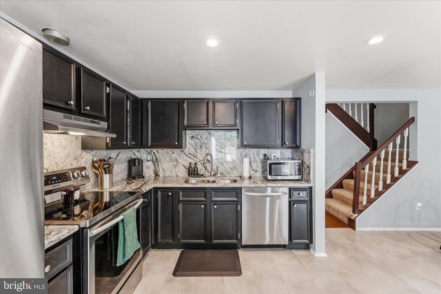 8794 NEWINGTON COMMONS RD, Lorton, VA 22079