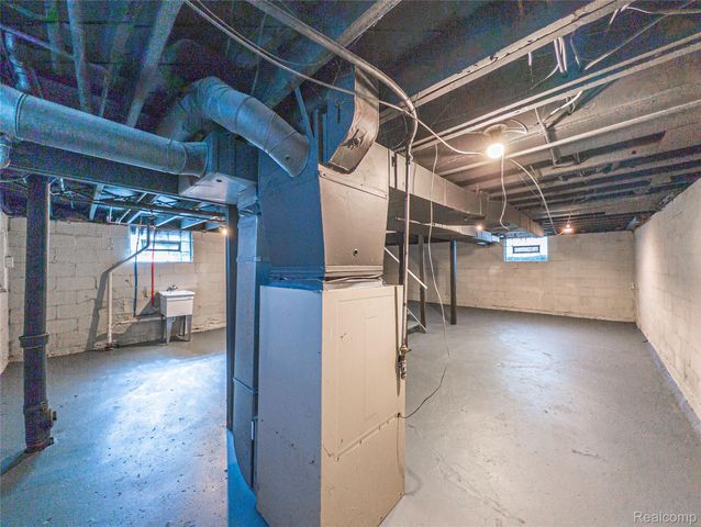 306 Whittemore Street, Pontiac, MI 48342