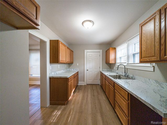 306 Whittemore Street, Pontiac, MI 48342