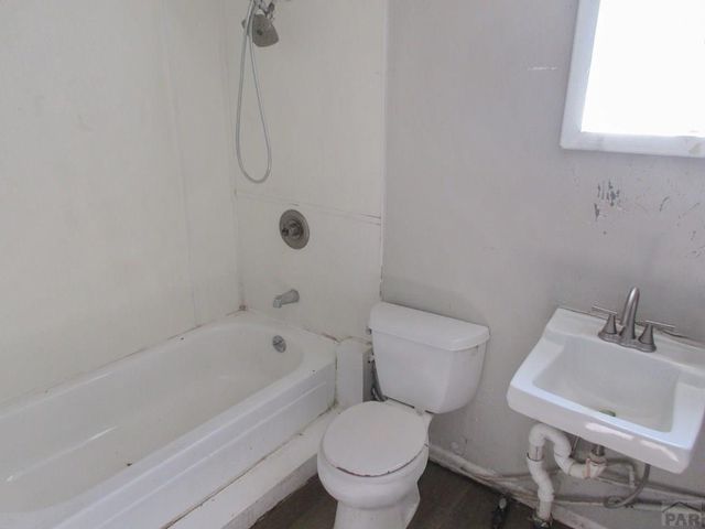 2106 E 8th St, Pueblo, CO 81001