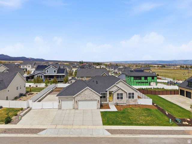 7236 W HALLS CROSSING DR, Herriman, UT 84096