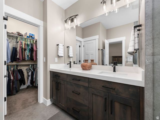 7236 W HALLS CROSSING DR, Herriman, UT 84096