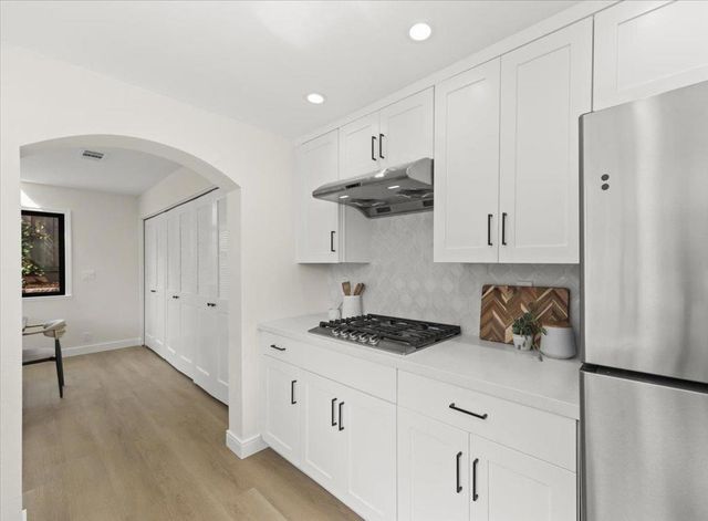 198 Greenwich Drive, Pleasant Hill, CA 94523