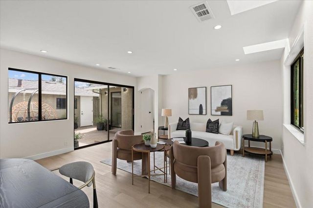 198 Greenwich Drive, Pleasant Hill, CA 94523