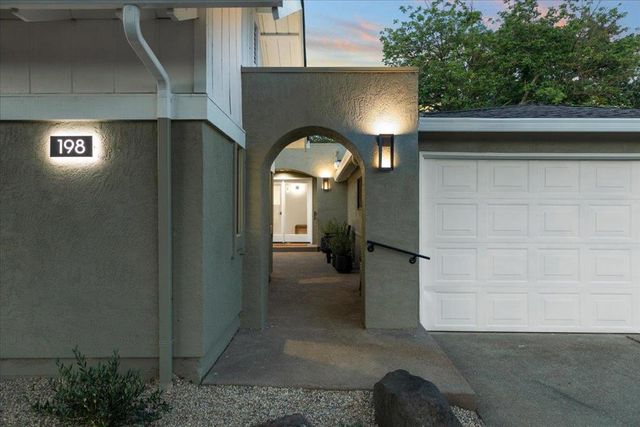198 Greenwich Drive, Pleasant Hill, CA 94523