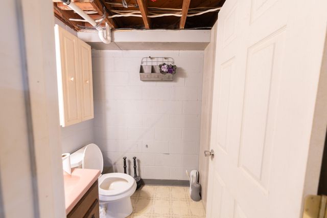 900 W Cass Street, Greenville, MI 48838