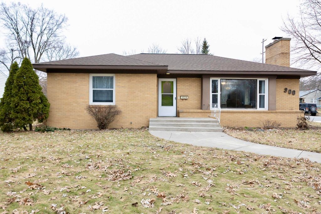 900 W Cass Street, Greenville, MI 48838