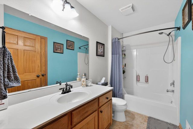 3838 E Stargrass LANE, Oak Creek, WI 53154