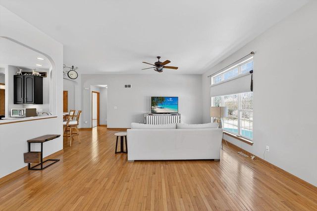 3838 E Stargrass LANE, Oak Creek, WI 53154