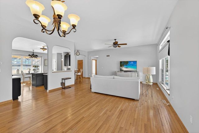 3838 E Stargrass LANE, Oak Creek, WI 53154