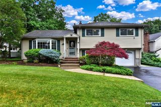 380 Shea Drive, New Milford, NJ 07646