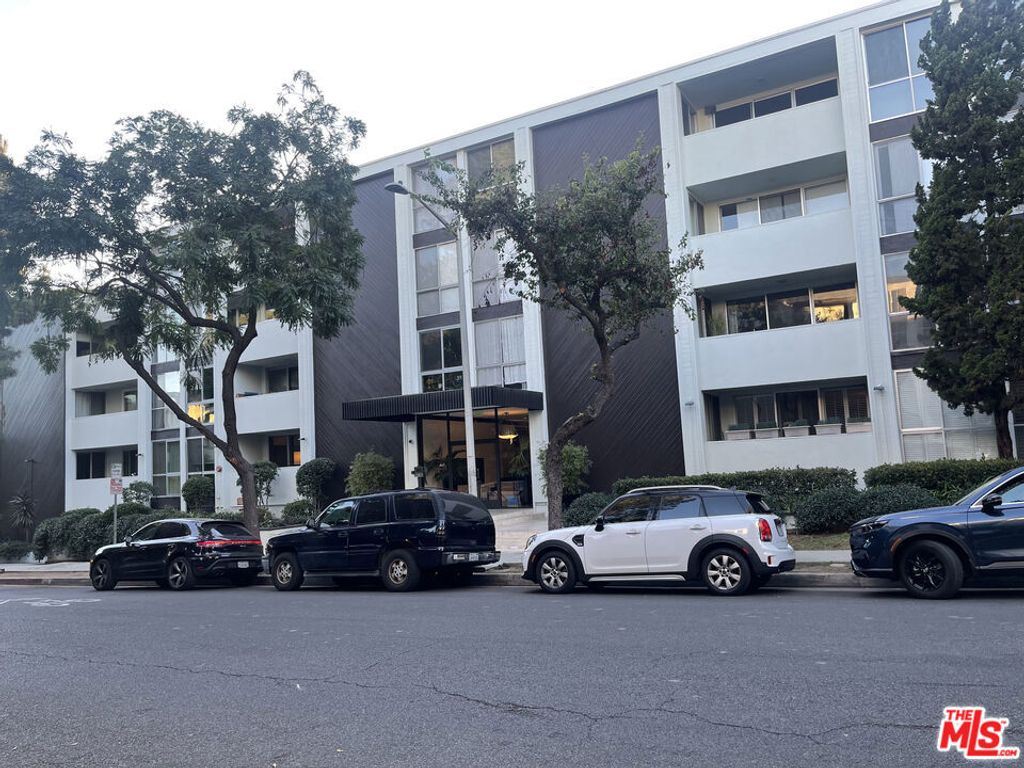 1015 N Kings Road 104, West Hollywood, CA 90069 — photo 3