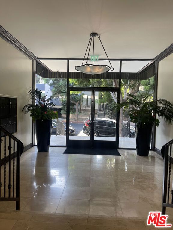 1015 N Kings Road 104, West Hollywood, CA 90069 — photo 4