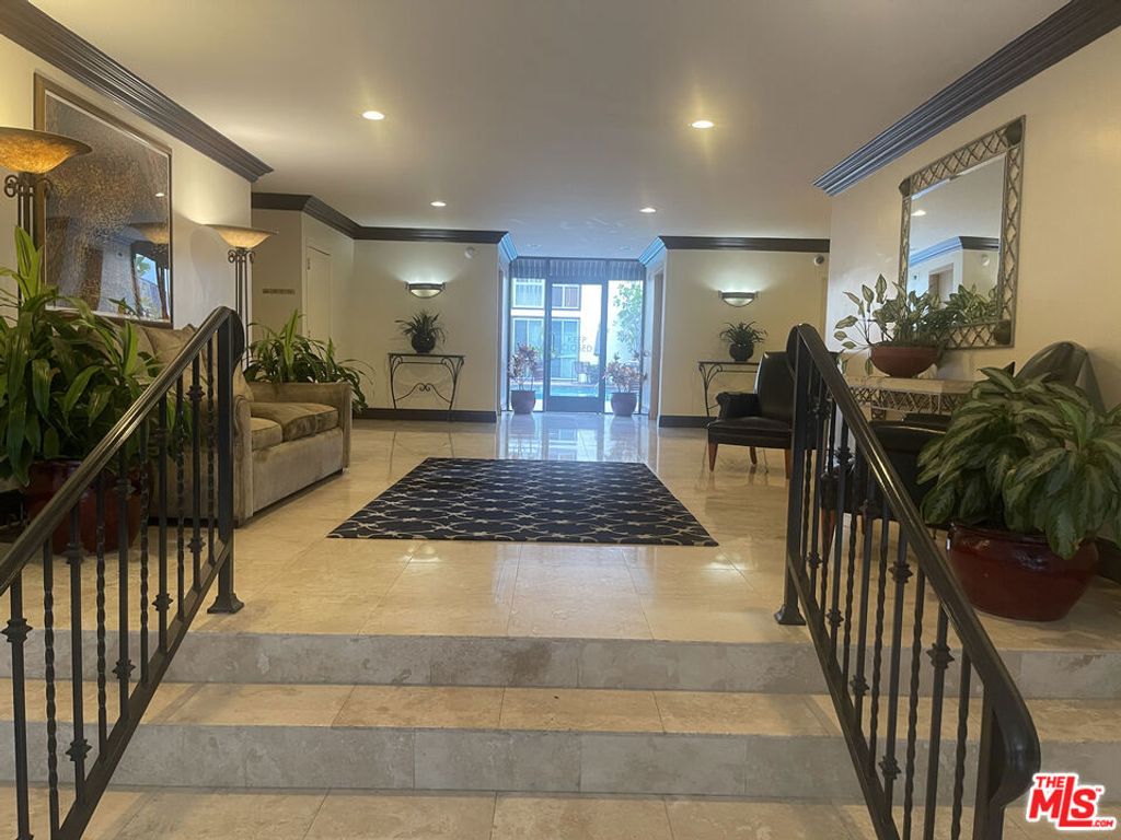 1015 N Kings Road 104, West Hollywood, CA 90069 — photo 5