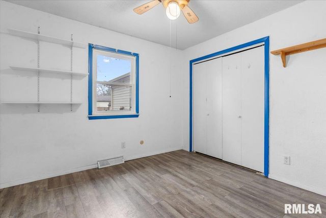 10 LANCELOT Drive, Rochester, IL 62563