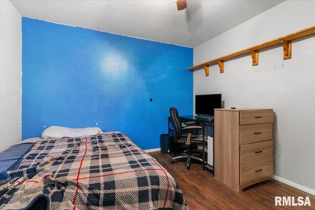 10 LANCELOT Drive, Rochester, IL 62563