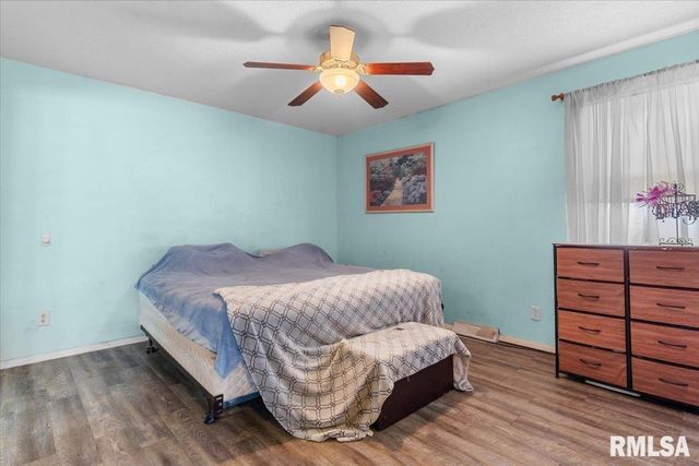 10 LANCELOT Drive, Rochester, IL 62563