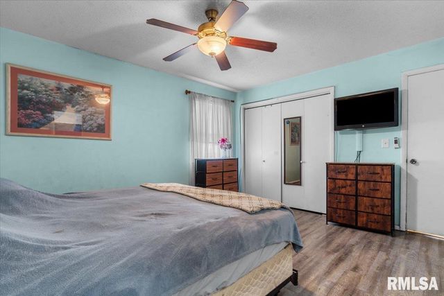 10 LANCELOT Drive, Rochester, IL 62563