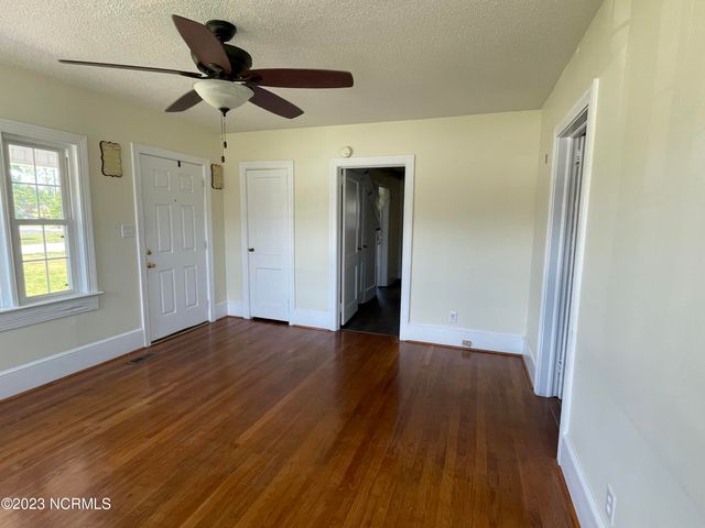 100 Shields Street, Clinton, NC 28328