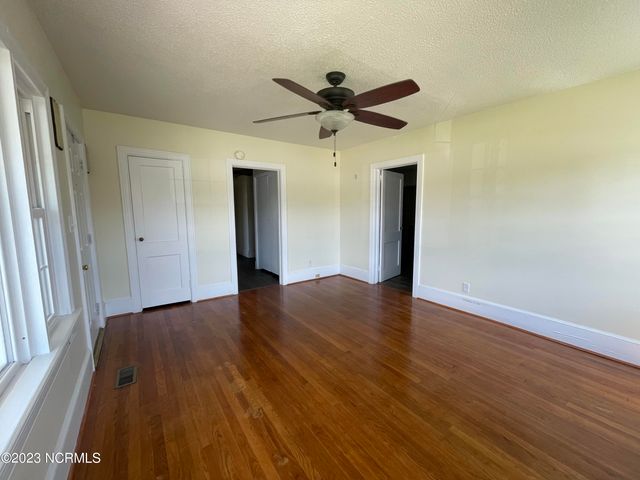 100 Shields Street, Clinton, NC 28328