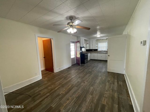 100 Shields Street, Clinton, NC 28328