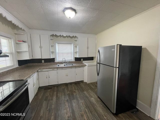 100 Shields Street, Clinton, NC 28328