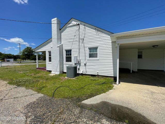 100 Shields Street, Clinton, NC 28328