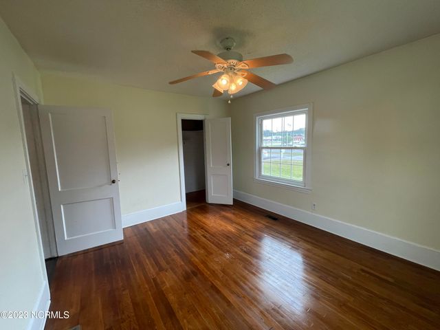 100 Shields Street, Clinton, NC 28328