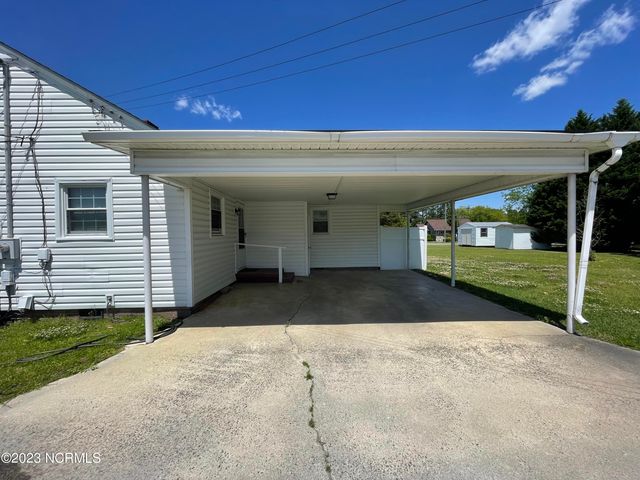 100 Shields Street, Clinton, NC 28328