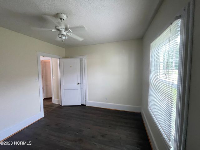 100 Shields Street, Clinton, NC 28328