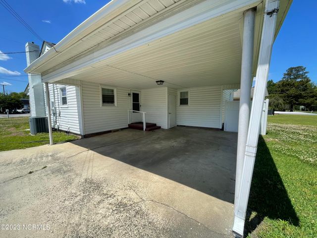 100 Shields Street, Clinton, NC 28328