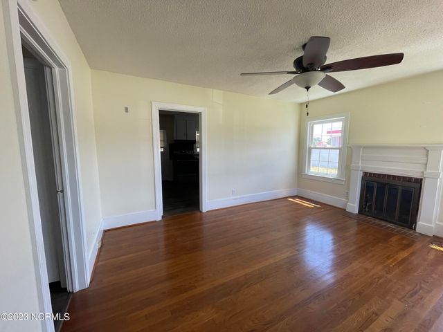 100 Shields Street, Clinton, NC 28328