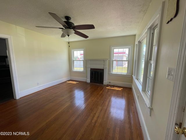100 Shields Street, Clinton, NC 28328