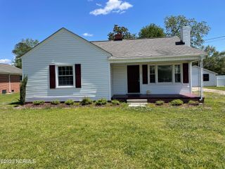 100 Shields Street, Clinton, NC 28328