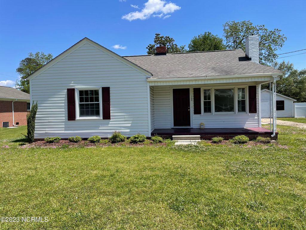 100 Shields Street, Clinton, NC 28328