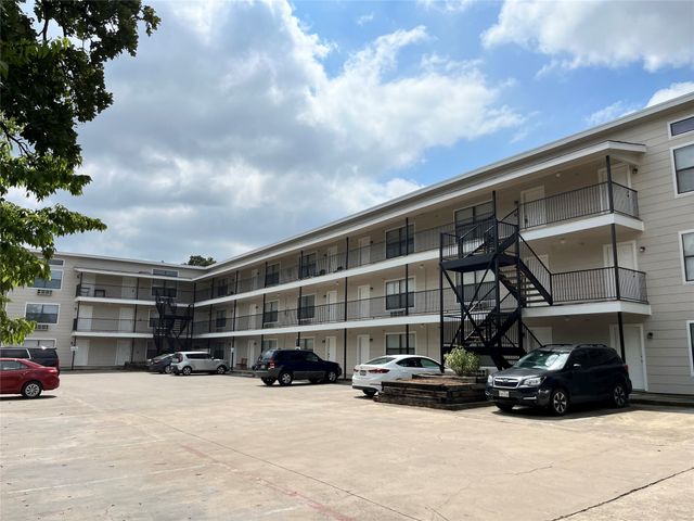 701 W Sycamore Street 101, Denton, TX 76201