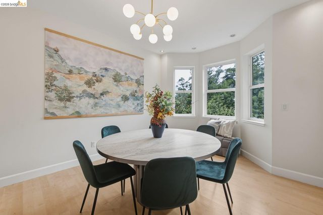 6375 Longcroft Dr, Oakland, CA 94611