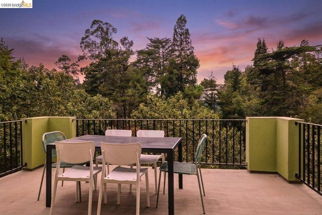 6375 Longcroft Dr, Oakland, CA 94611