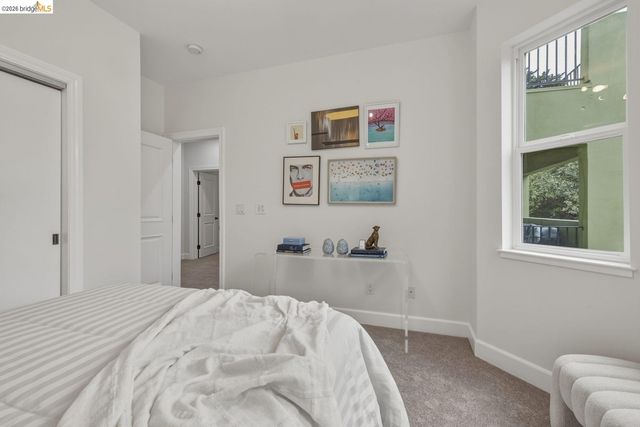 6375 Longcroft Dr, Oakland, CA 94611