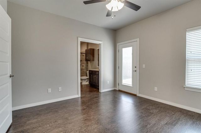 2208 Camino Del Plaza Lane, Edmond, OK 73013