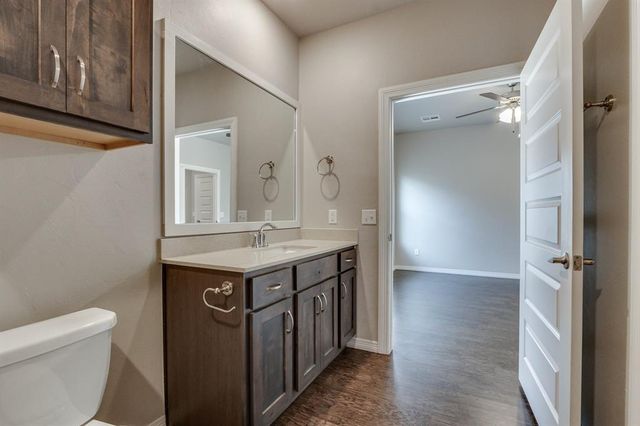 2208 Camino Del Plaza Lane, Edmond, OK 73013
