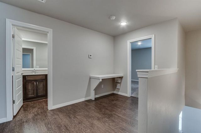 2208 Camino Del Plaza Lane, Edmond, OK 73013